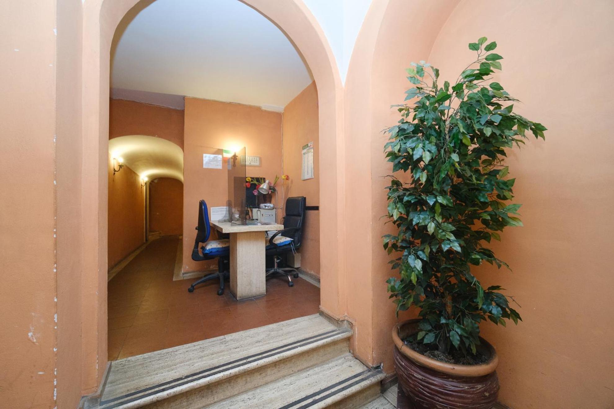 Apartment Pantheon's Arch By Buddyrent Rom