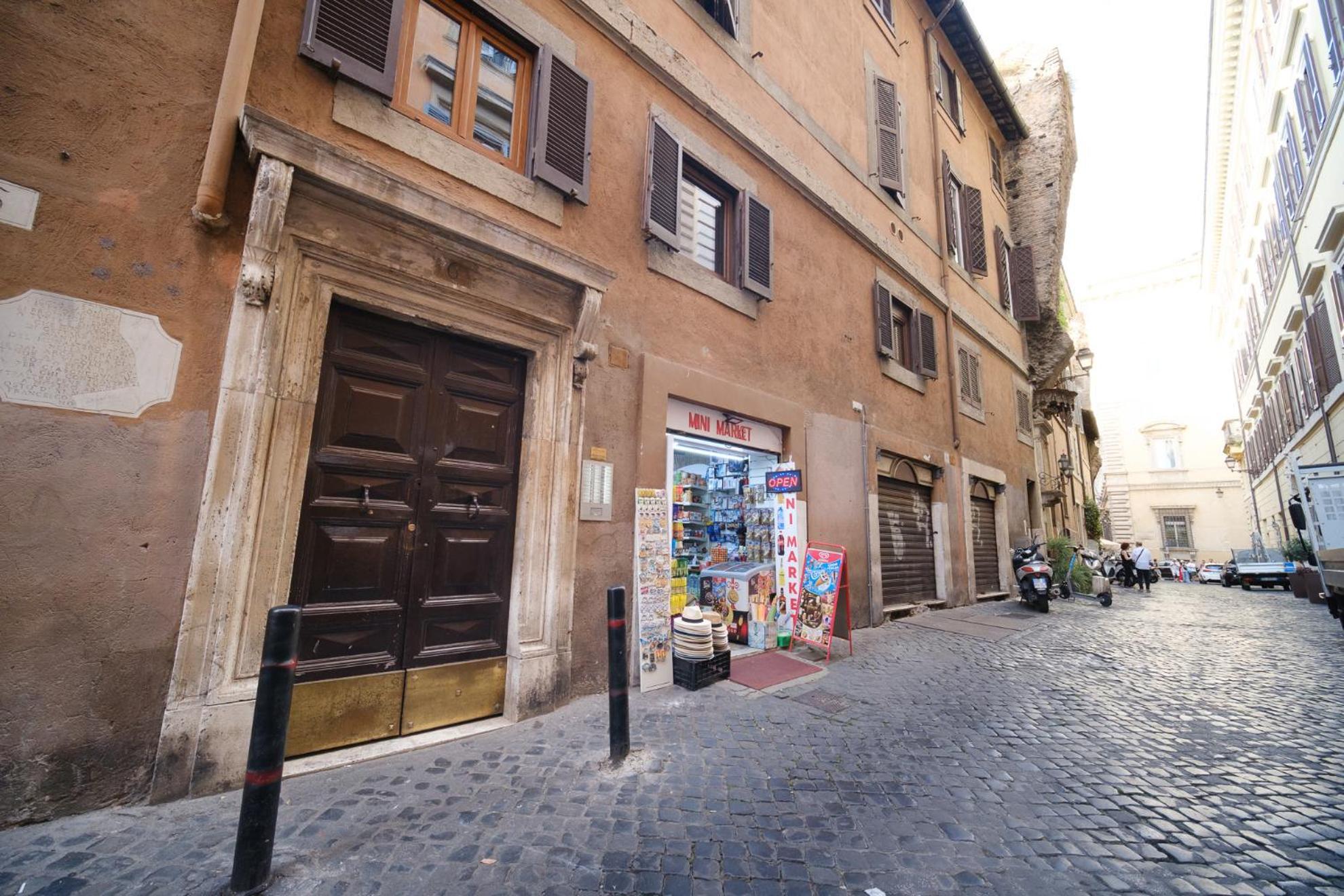 Pantheon's Arch By Buddyrent Apartment *
